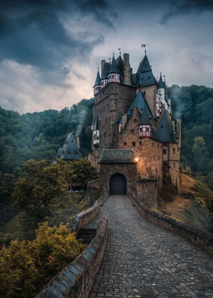 Németország Kollekció - Eltzi vár Ravensburger 1000 darabos kirakó puzzle (RA - 12000626) - puzzlegarden